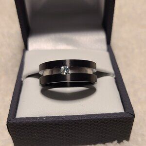 NWT Size 10 Stainless Steel Men's Ring.